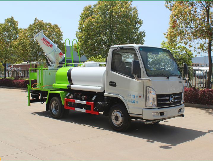 凱馬藍(lán)牌2方噴灑車(chē)